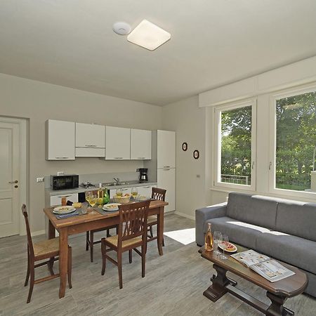 Villa Caterina Apartments By Wonderful Italy デセンツァーノ・デル・ガルダ エクステリア 写真