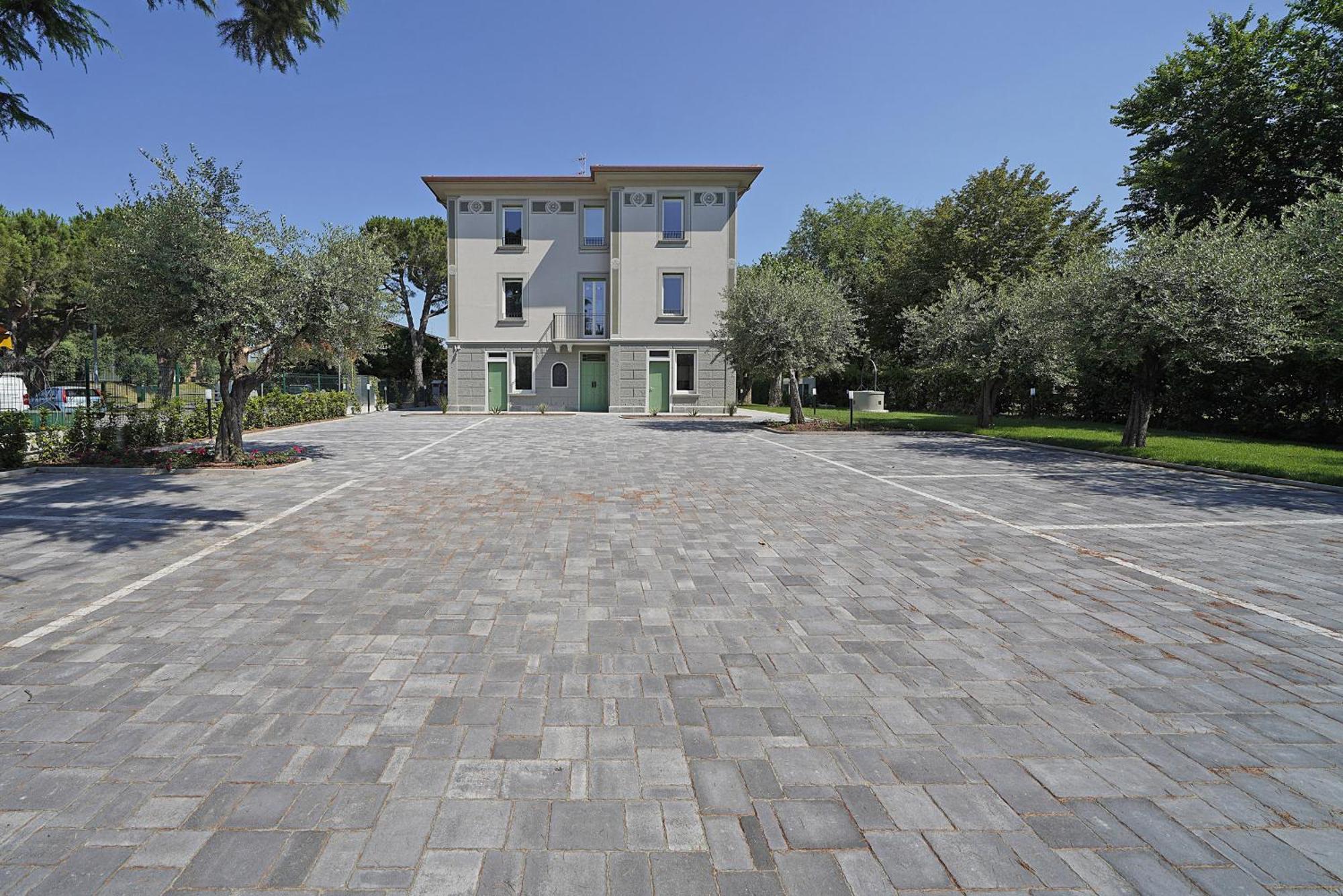 Villa Caterina Apartments By Wonderful Italy デセンツァーノ・デル・ガルダ エクステリア 写真