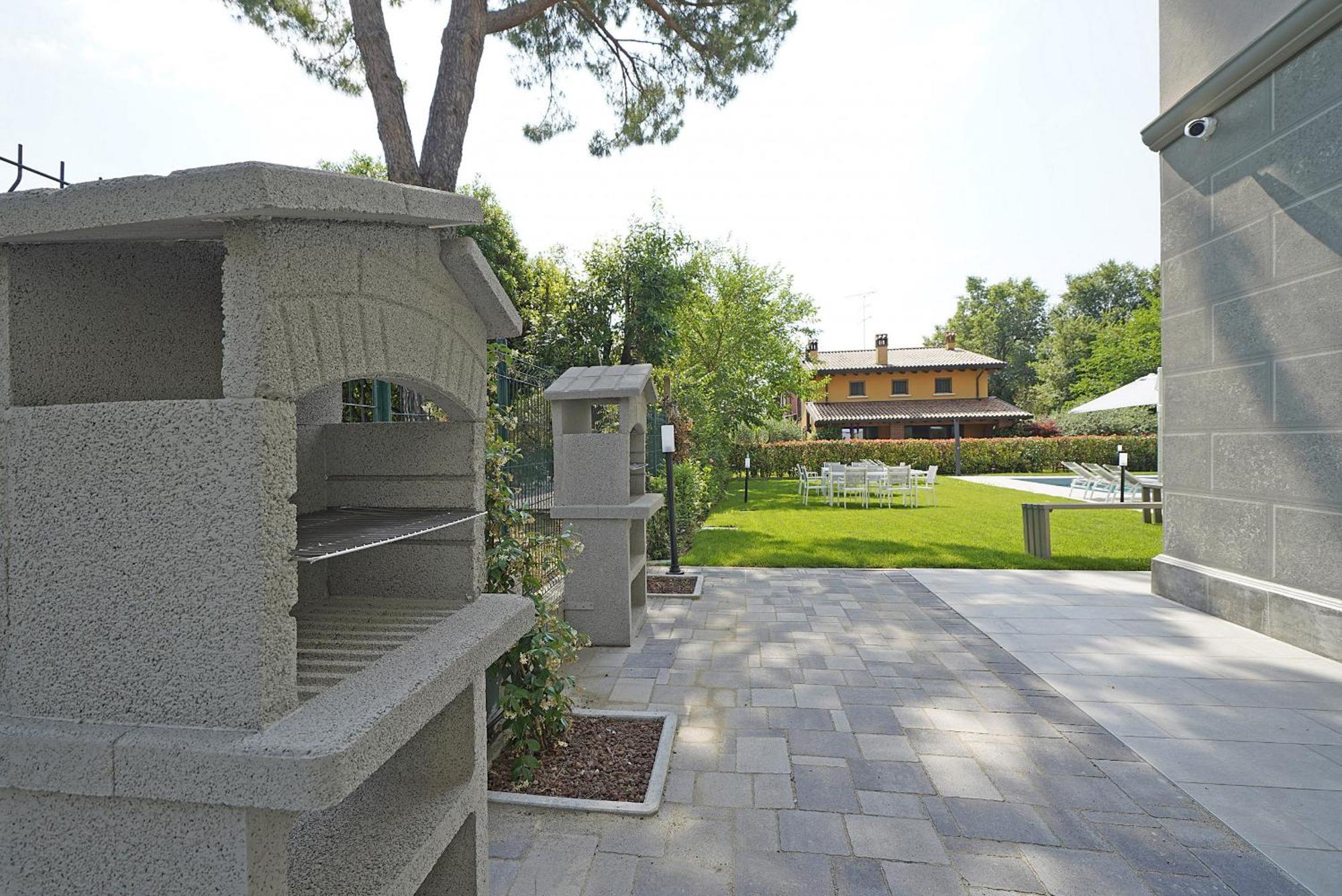 Villa Caterina Apartments By Wonderful Italy デセンツァーノ・デル・ガルダ エクステリア 写真