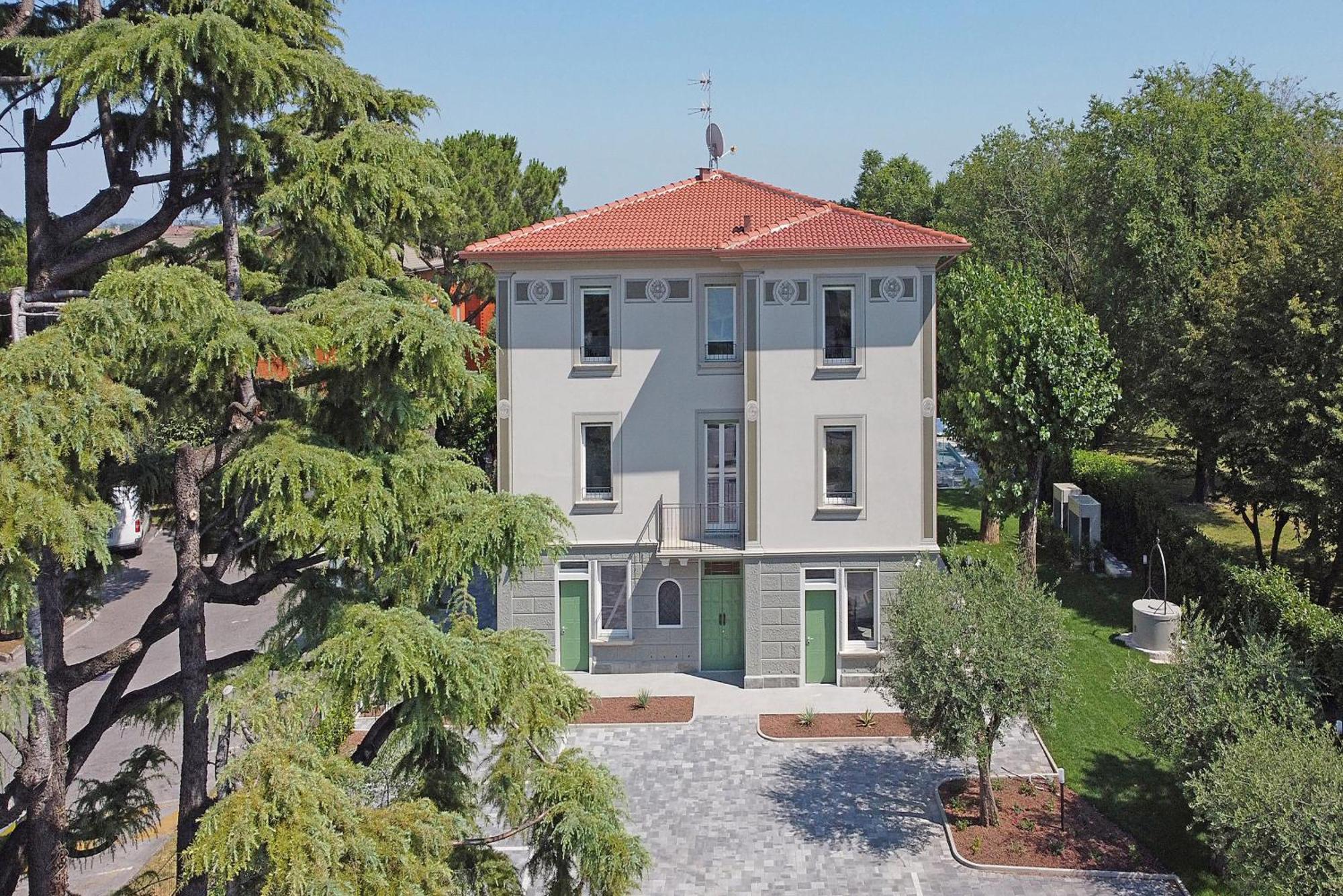 Villa Caterina Apartments By Wonderful Italy デセンツァーノ・デル・ガルダ エクステリア 写真