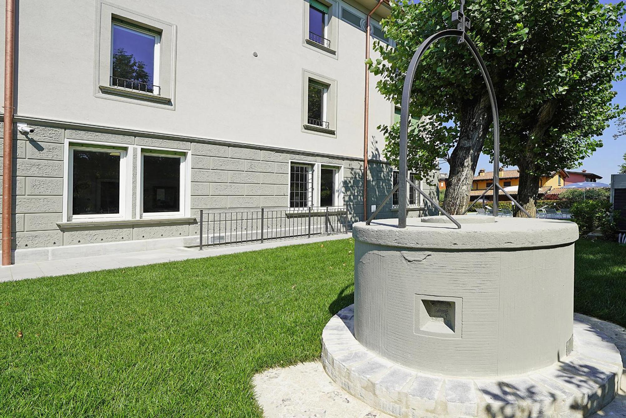 Villa Caterina Apartments By Wonderful Italy デセンツァーノ・デル・ガルダ エクステリア 写真