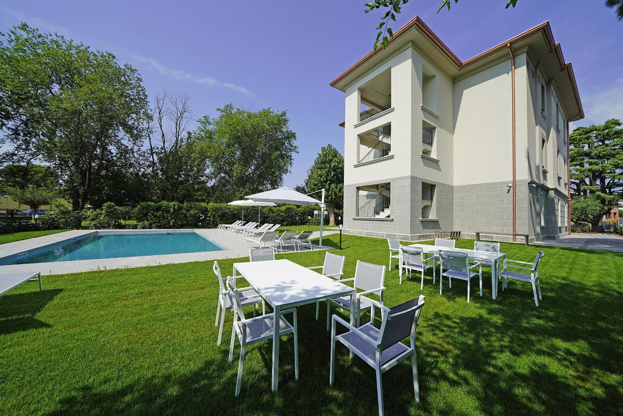 Villa Caterina Apartments By Wonderful Italy デセンツァーノ・デル・ガルダ エクステリア 写真