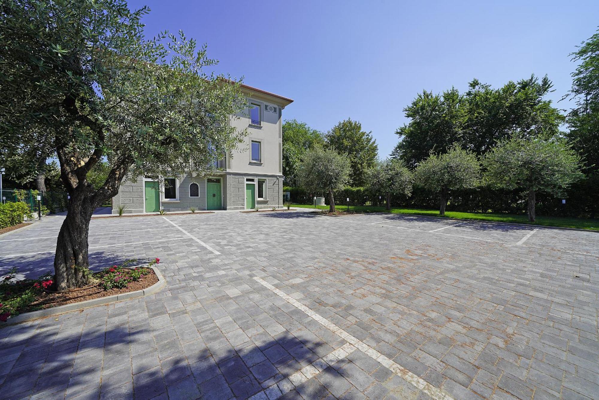 Villa Caterina Apartments By Wonderful Italy デセンツァーノ・デル・ガルダ エクステリア 写真