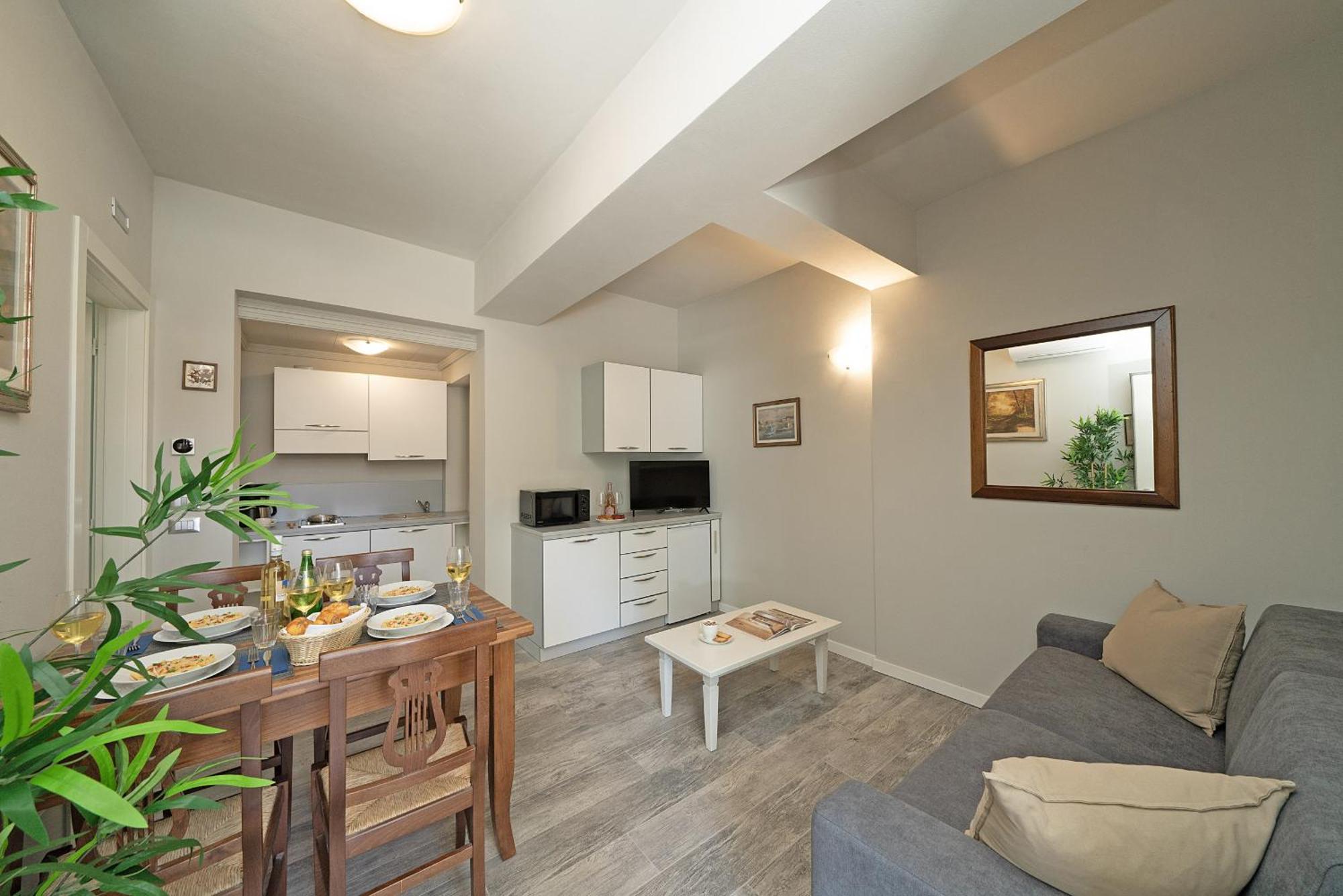 Villa Caterina Apartments By Wonderful Italy デセンツァーノ・デル・ガルダ エクステリア 写真