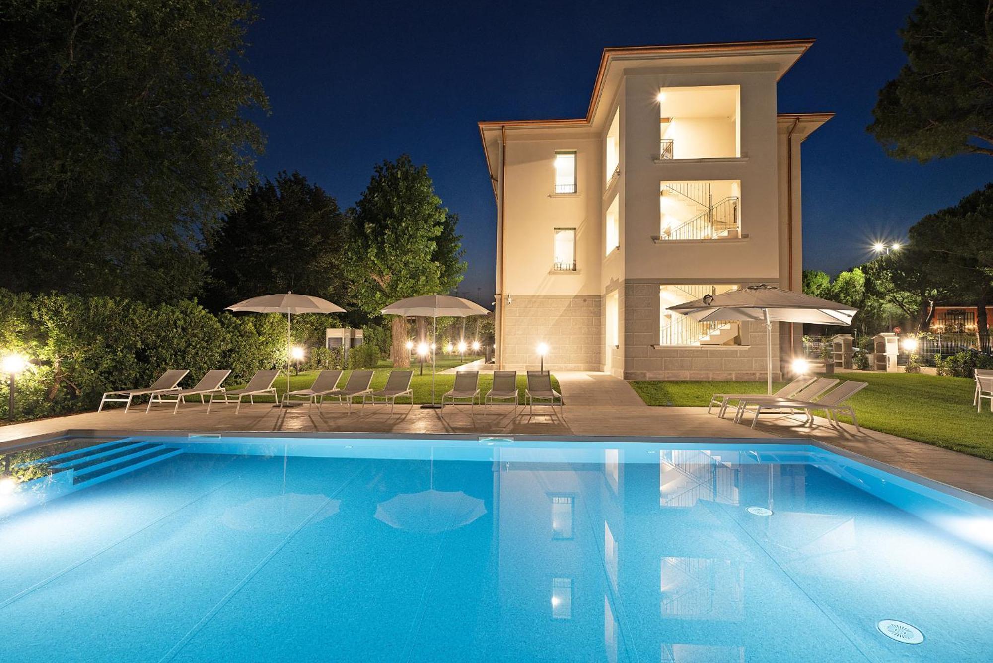 Villa Caterina Apartments By Wonderful Italy デセンツァーノ・デル・ガルダ エクステリア 写真