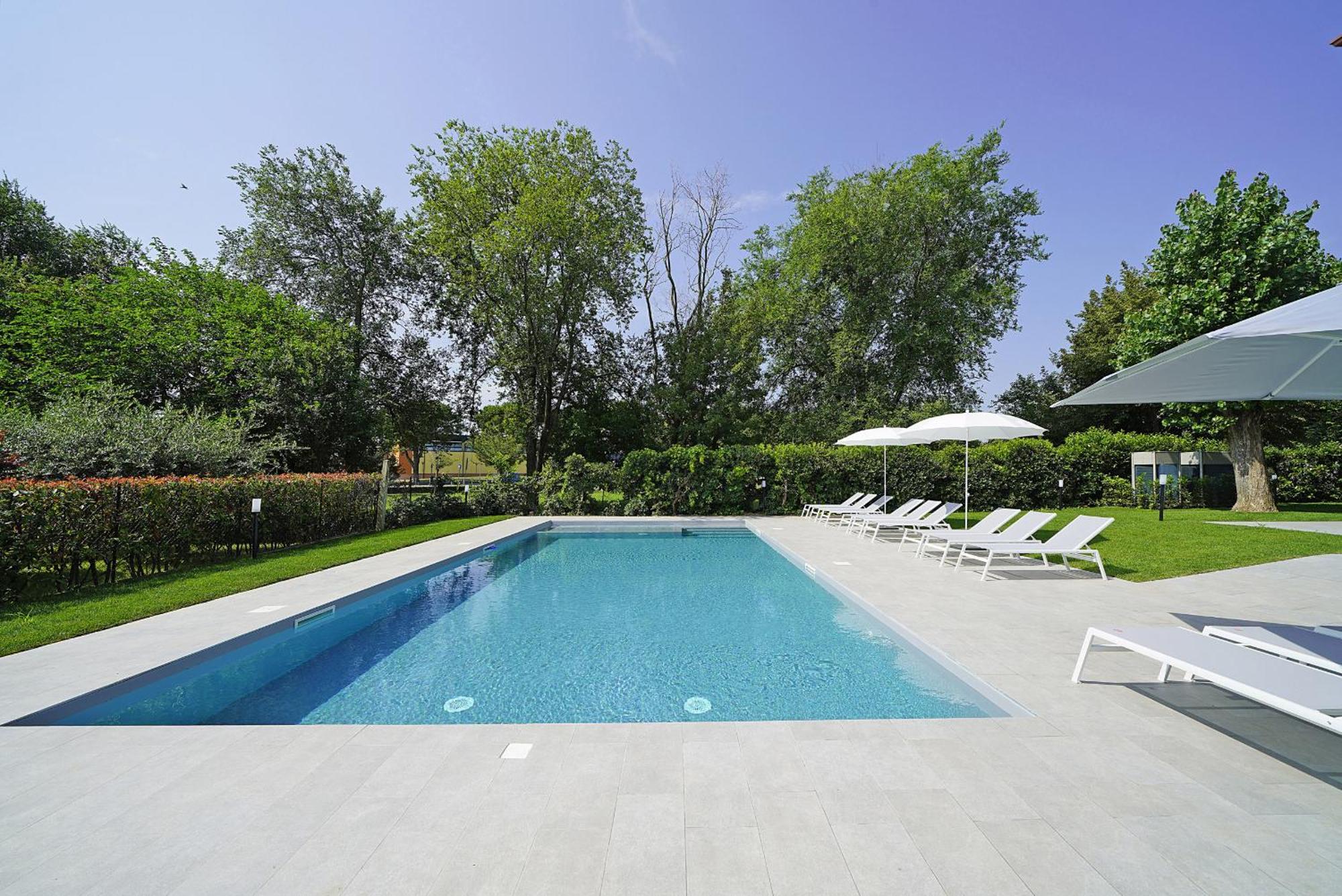 Villa Caterina Apartments By Wonderful Italy デセンツァーノ・デル・ガルダ エクステリア 写真